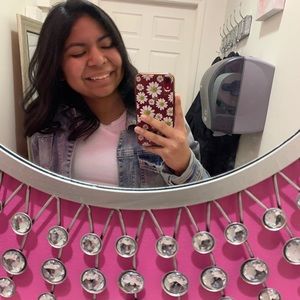 Meet your Posher, Celeste